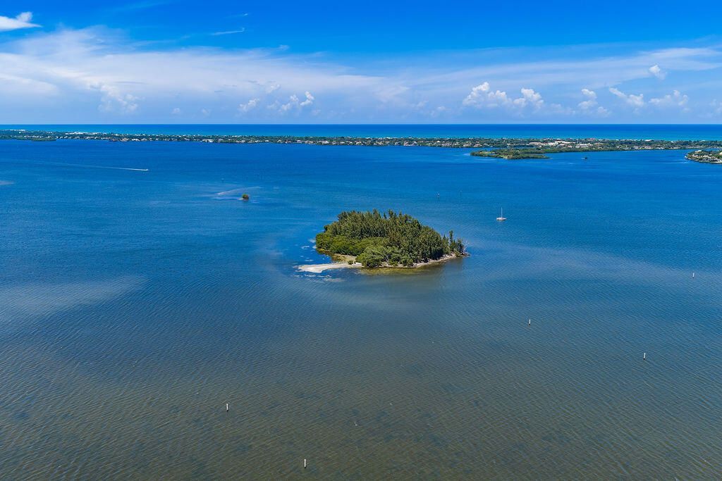 433 12th Street Se, Vero Beach, FL 32962 Photo