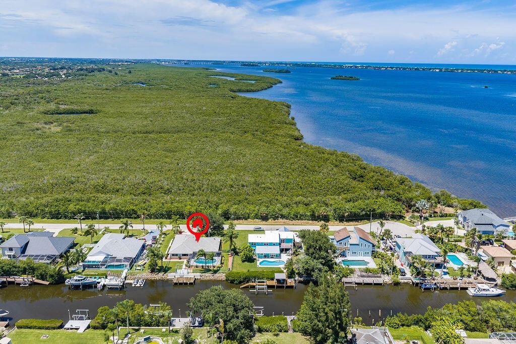 433 12th Street Se, Vero Beach, FL 32962 Photo