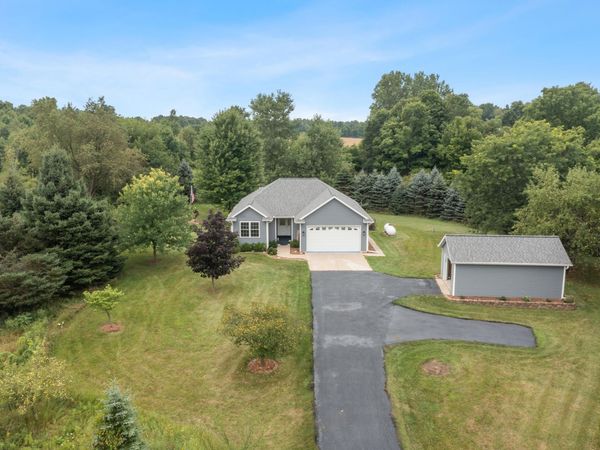 1746 Rowden Drive, Hastings, MI 49058