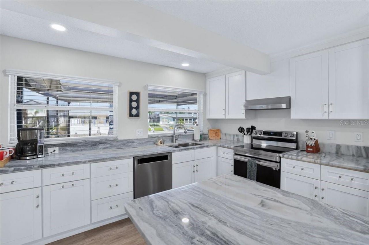 5016 Mangrove Point Road, Bradenton, FL 34210 Photo