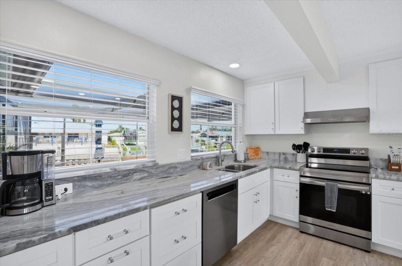 5016 Mangrove Point Road, Bradenton, FL 34210 Photo