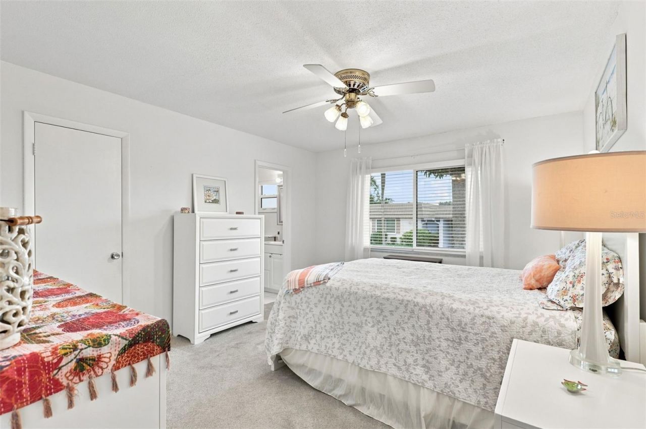 2407 Riverbluff Parkway, Unit V-226, Sarasota, FL 34231 Photo