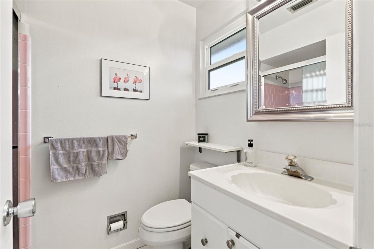 2407 Riverbluff Parkway, Unit V-226, Sarasota, FL 34231 Photo