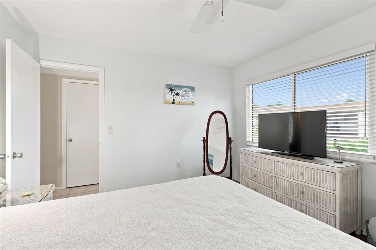 2407 Riverbluff Parkway, Unit V-226, Sarasota, FL 34231 Photo