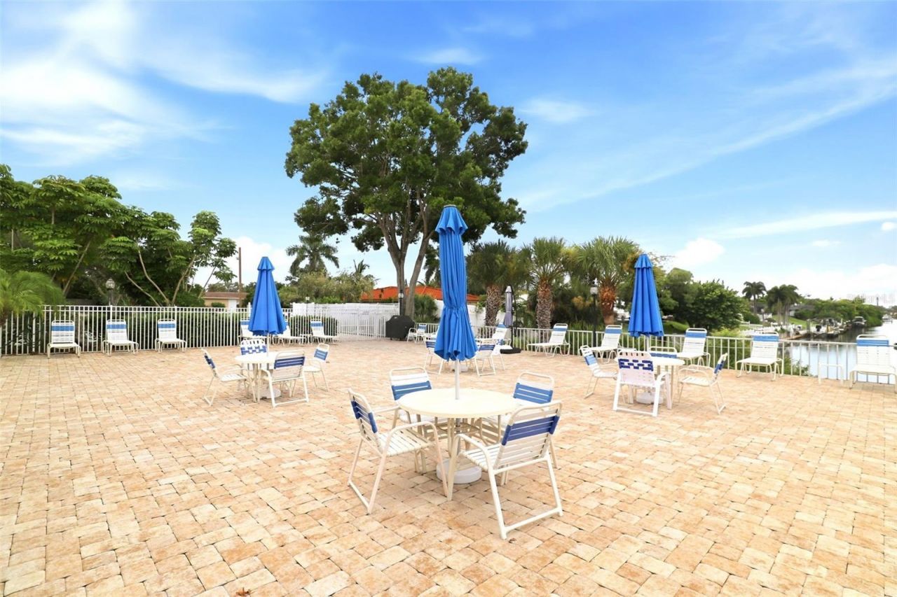 2407 Riverbluff Parkway, Unit V-226, Sarasota, FL 34231 Photo
