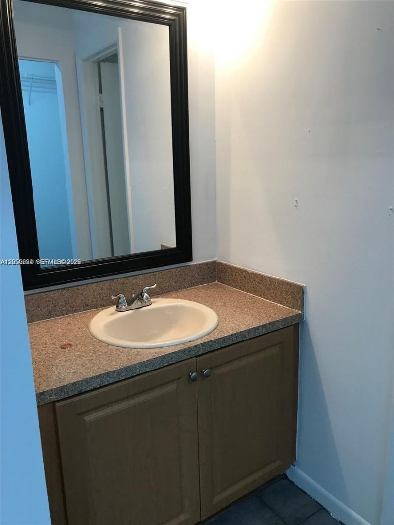 8580 SW 212th St , Unit 307, Cutler Bay, FL 33189 Photo