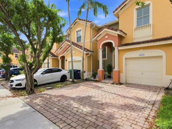16628 SW 79th Ter , Miami, FL 33193