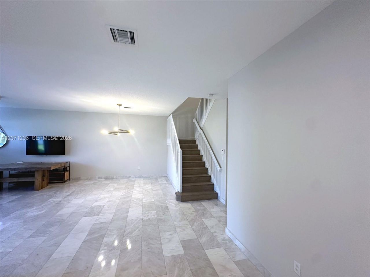 885 NE 191st St, Miami, FL 33179 Photo