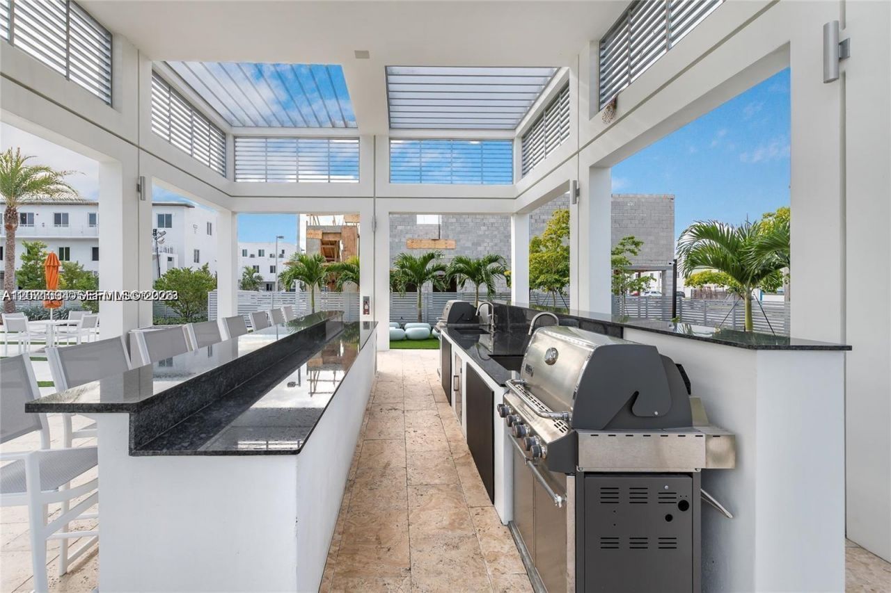 10330 NW 66 St, Unit 10330, Doral, FL 33178 Photo