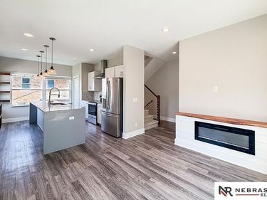 3102 Mayberry Plaza, Omaha, NE 68105