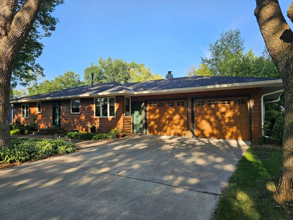 1909 Country Club Drive NE, Willmar, MN 56201