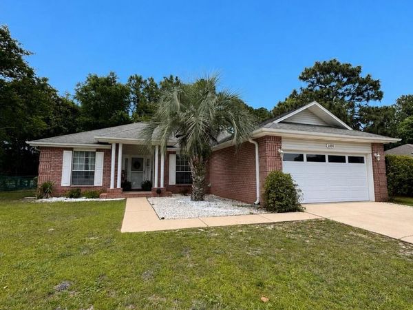 2404 Houston Cir, Gulf Breeze, FL 32563