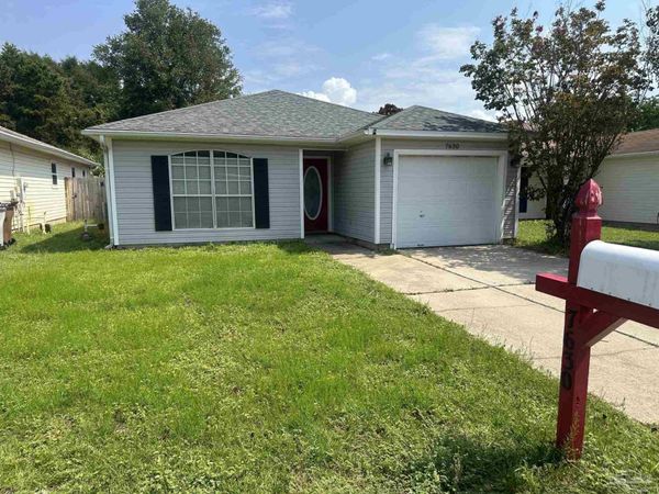 7630 Chablis Cir, Navarre, FL 32566