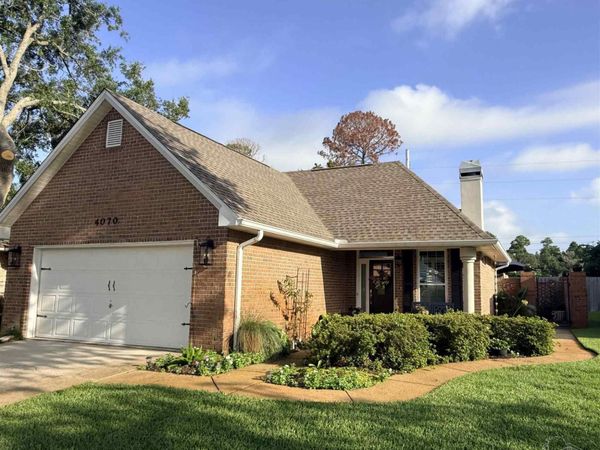 4070 Oak Pointe Dr, Gulf Breeze, FL 32563