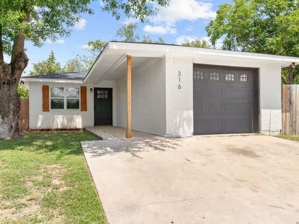 316 George, Kerrville, TX 78028