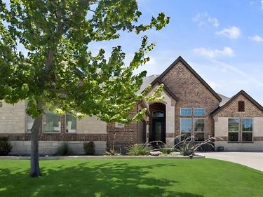 5021 Chisholm View Drive, Fort Worth, TX 76123