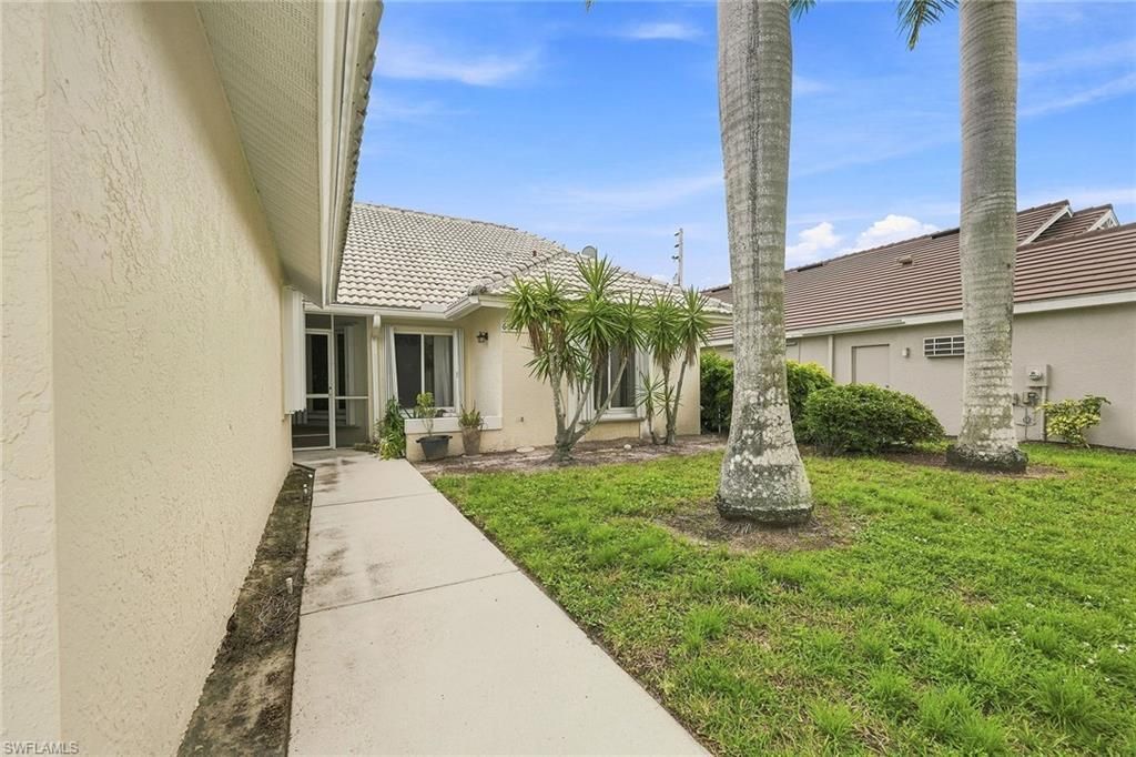 6022 Westbourgh Dr, Naples, FL 34112 Photo