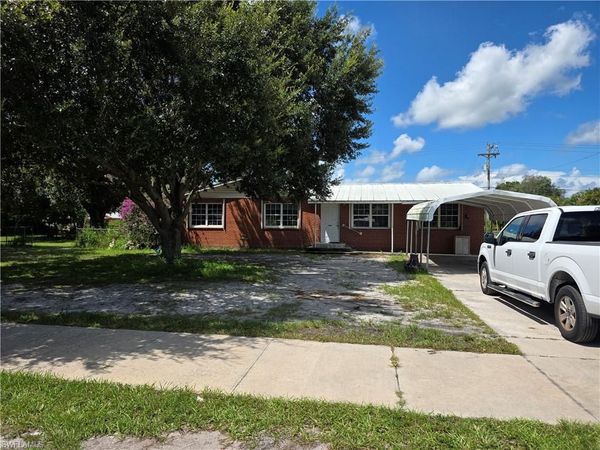 615 New Market RD W, IMMOKALEE, FL 34142