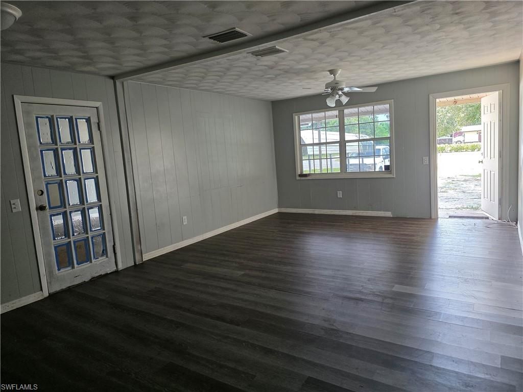 615 New Market Rd W, Immokalee, FL 34142 Photo