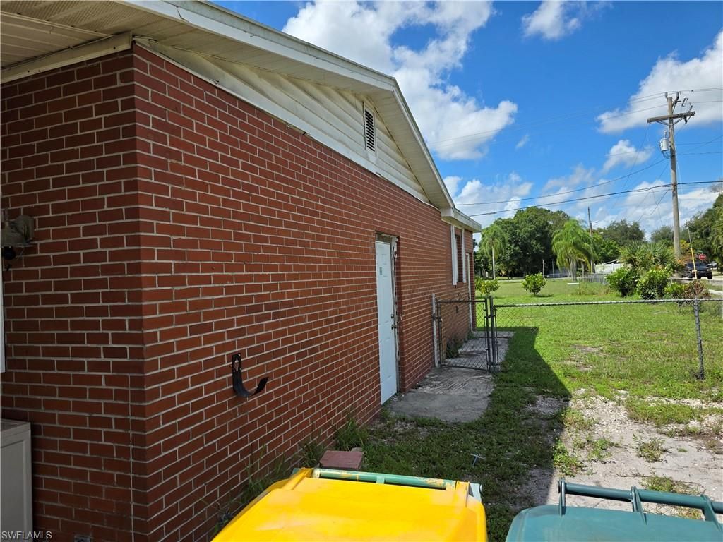 615 New Market Rd W, Immokalee, FL 34142 Photo