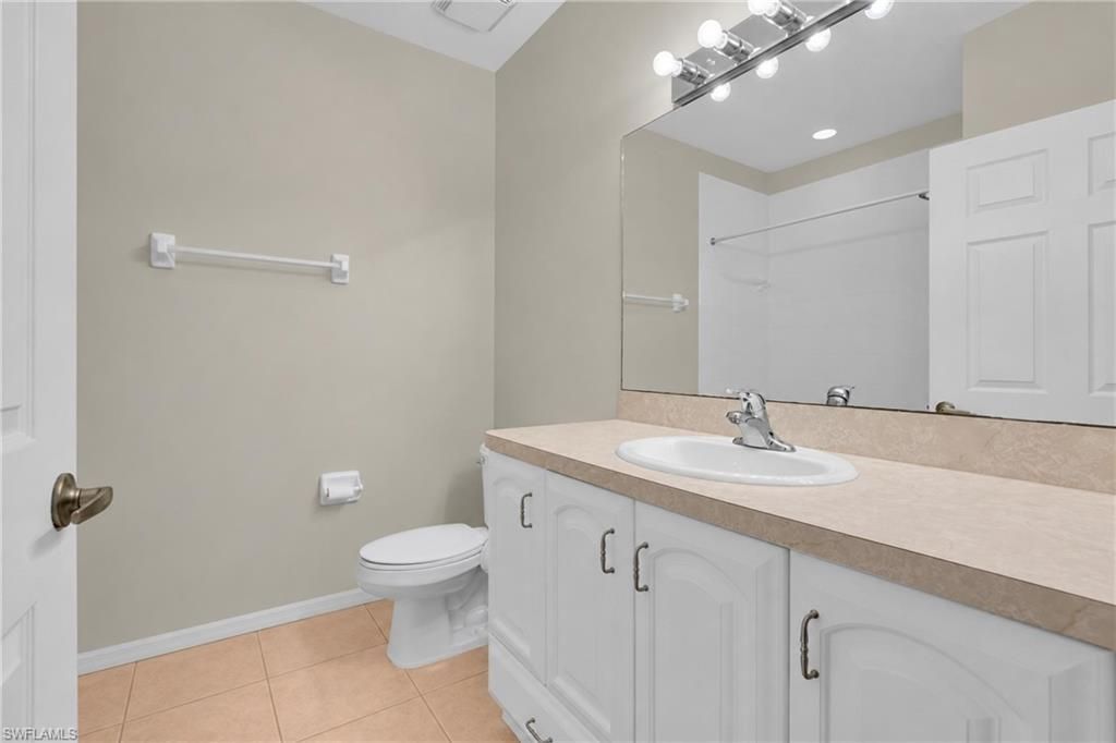2261 Somerset Ridge Dr, Unit 203, Lehigh Acres, FL 33973 Photo