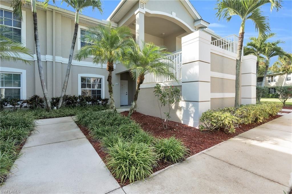 2261 Somerset Ridge Dr, Unit 203, Lehigh Acres, FL 33973 Photo