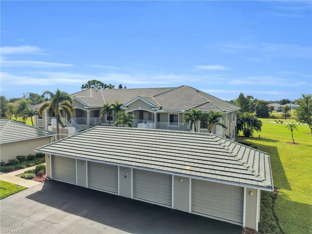 2261 Somerset Ridge Dr, Unit 203, Lehigh Acres, FL 33973 Photo
