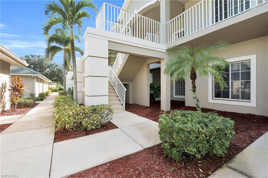 2261 Somerset Ridge Dr, Unit 203, Lehigh Acres, FL 33973 Photo