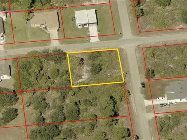906 E 9th ST , LEHIGH ACRES, FL 33972
