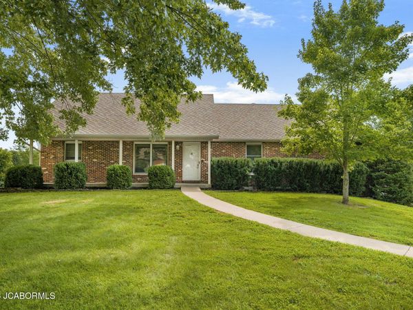 2705 COVEY LANE, Jefferson City, MO 65109