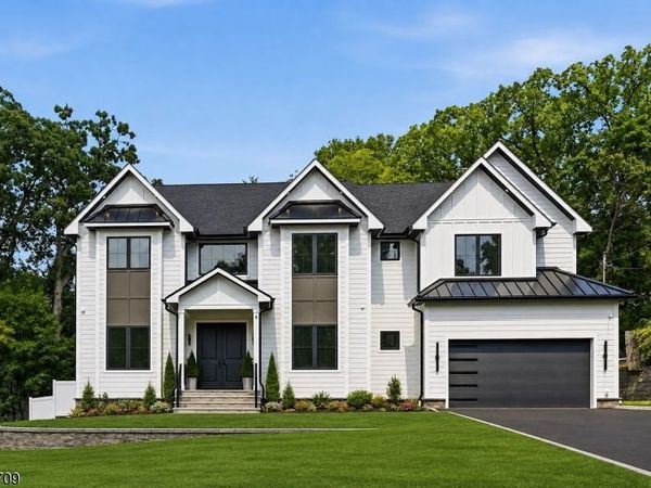 4 Dorrien Rd, Livingston, NJ 07039