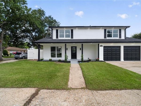 3860 N DEERWOOD Drive , Harvey, LA 70058