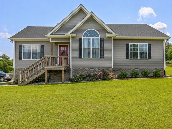 1228 Old County House Rd , Charlotte, TN 37036