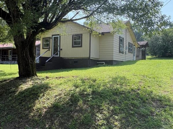 1117 Bledsoe Road , Etowah, TN 37331