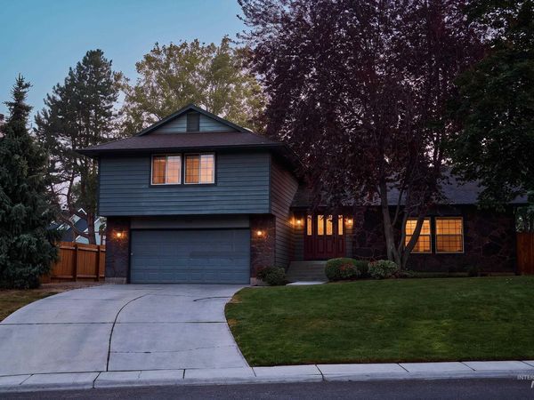 568 N Palmetto, Eagle, ID 83616