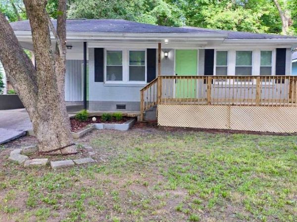 433 W Lake Avenue NW, Atlanta, GA 30318
