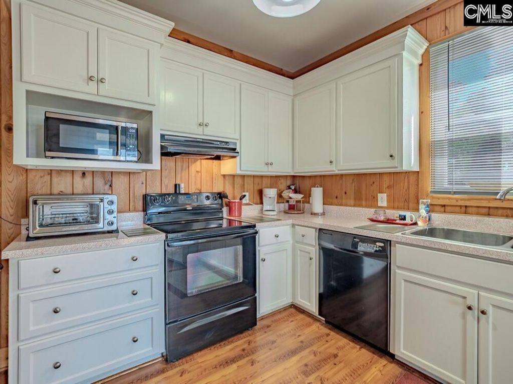 1296 Levi Street  Photo 29