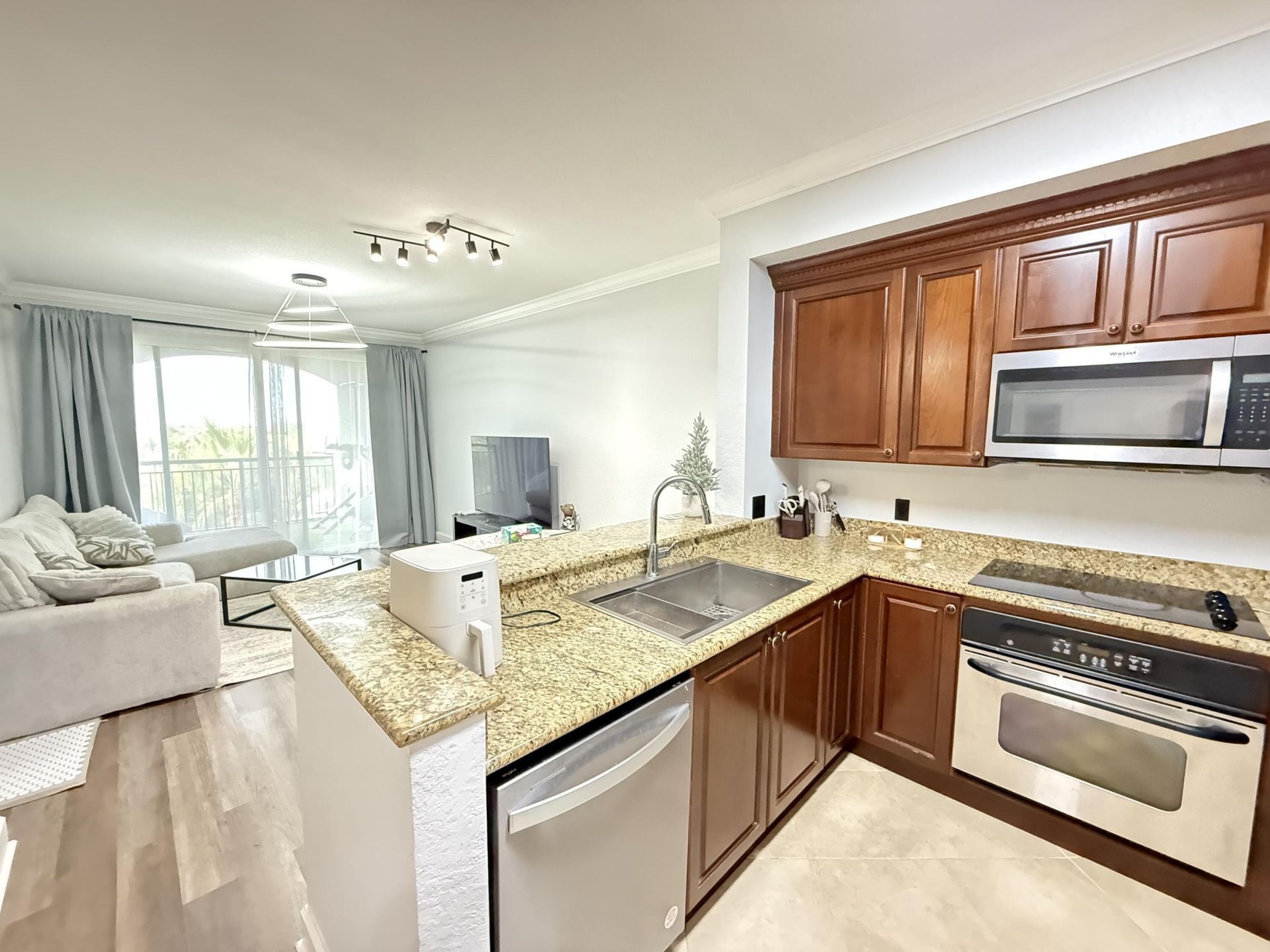 1660 Renaissance Commons Boulevard, Boynton Beach, FL 33426 Photo