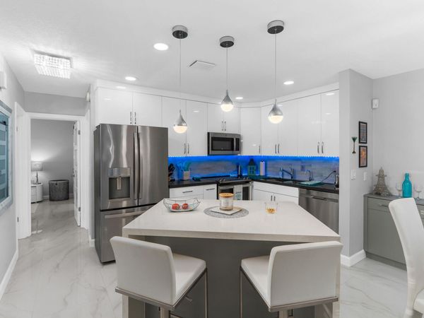 130 CYPRESS CLUB Drive, Unit 306, Pompano Beach, FL 33060