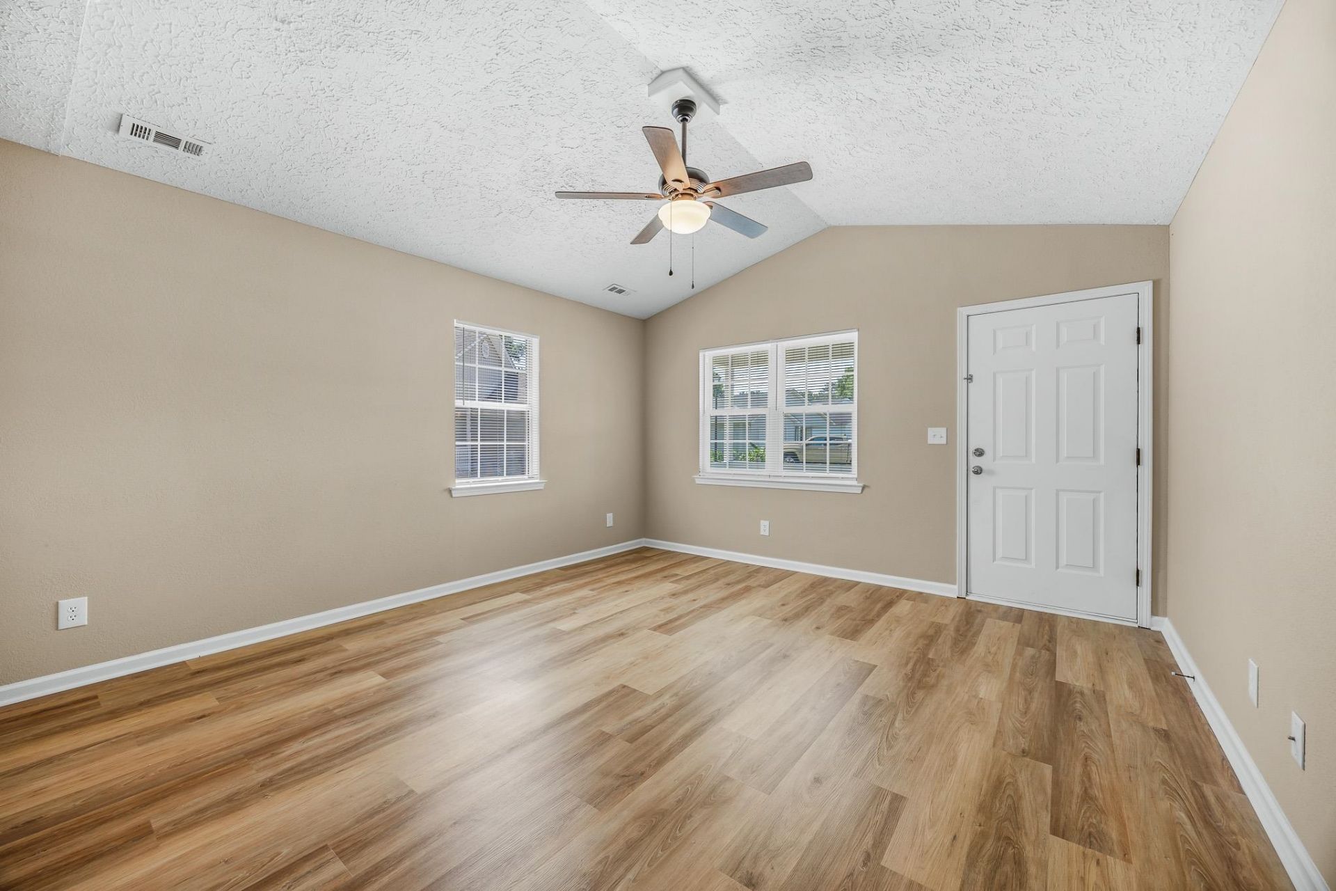 7990 Short Needle Ct. Photo 6