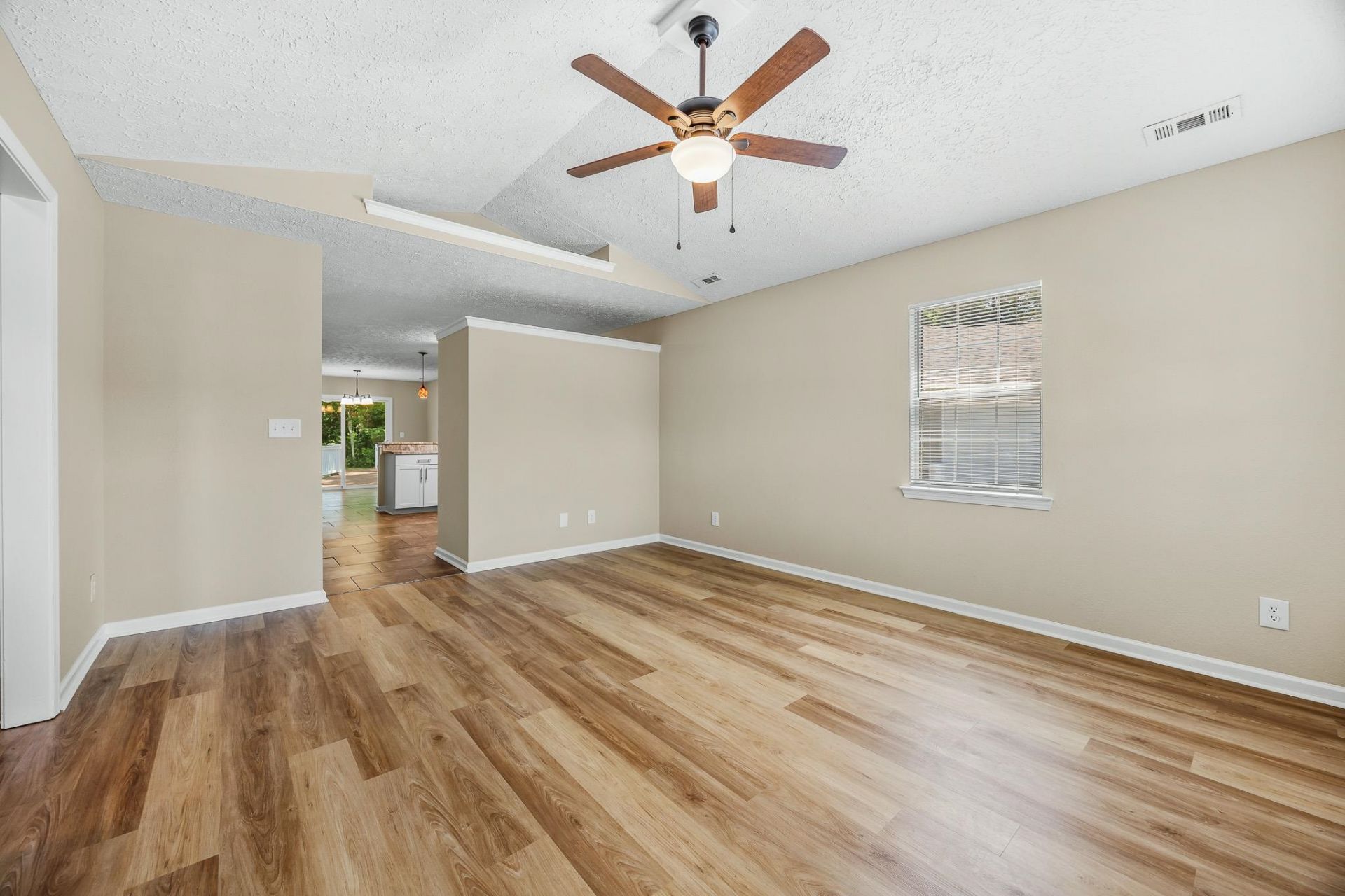 7990 Short Needle Ct. Photo 9