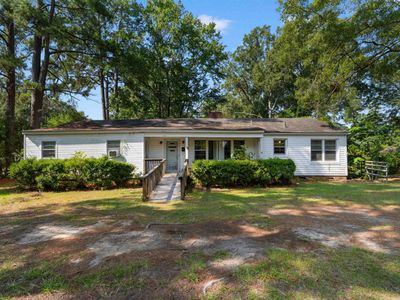 411 E Leitner St. , Latta, SC 29565