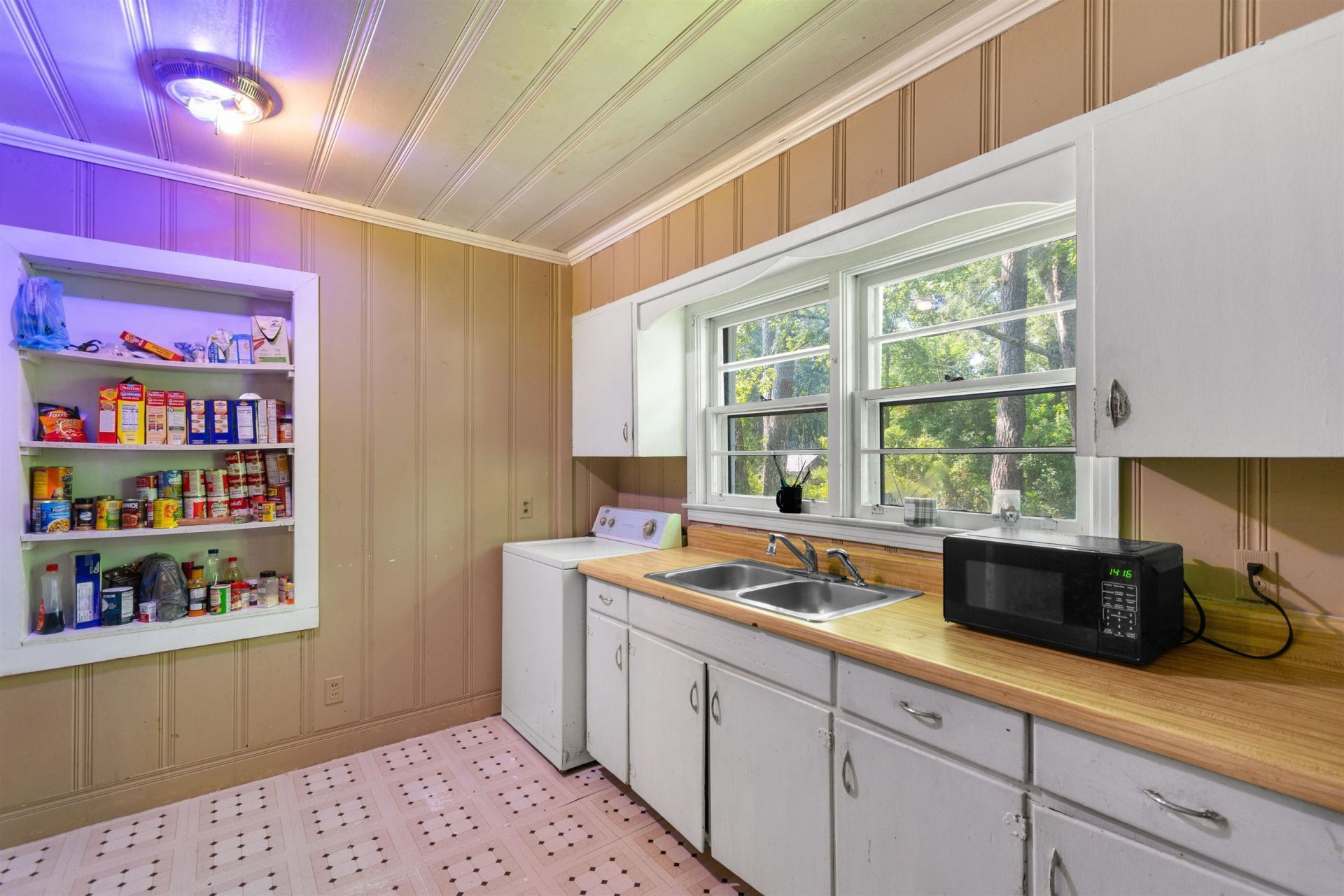 411 E Leitner St.  Photo 8