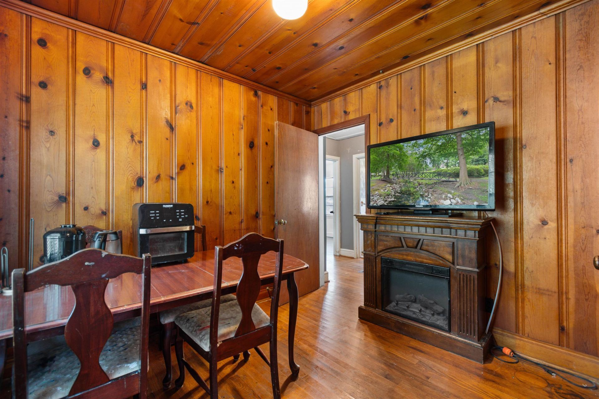 411 E Leitner St.  Photo 9