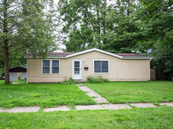 318 S East Street, Cassopolis, MI 49031