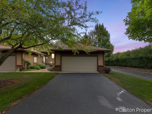 642 Bradford Place NE, Grand Rapids, MI 49525