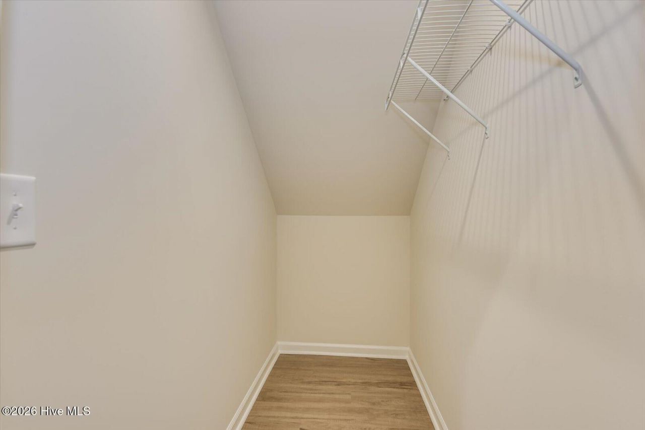 4524 Hartshorn Circle Photo 9