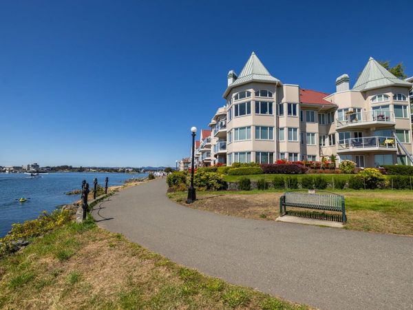 55 Songhees Rd, Unit #209, Victoria, BC V9A 6T3