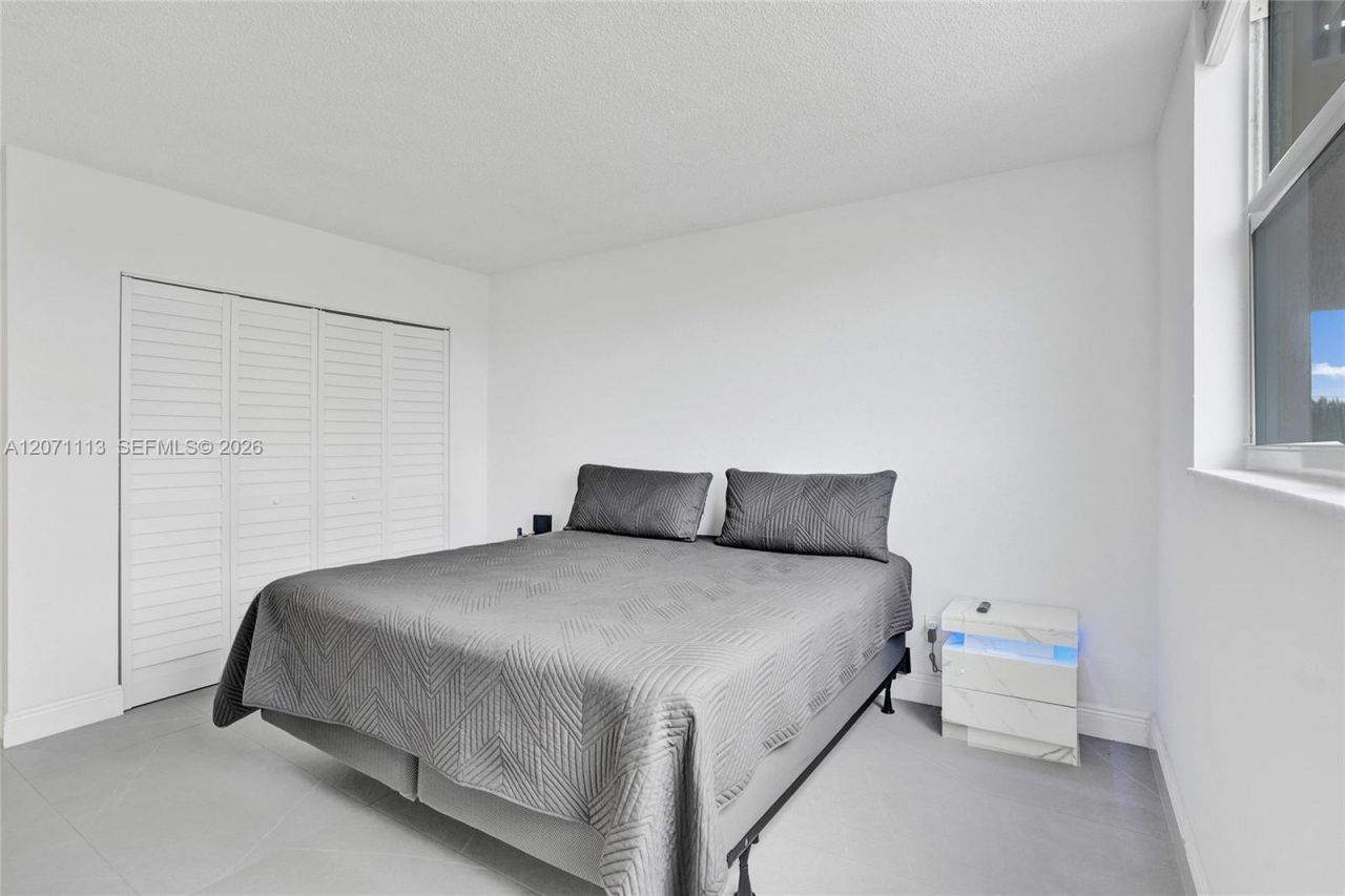 1401 S Ocean Dr , Unit 302, Hollywood, FL 33019 Photo