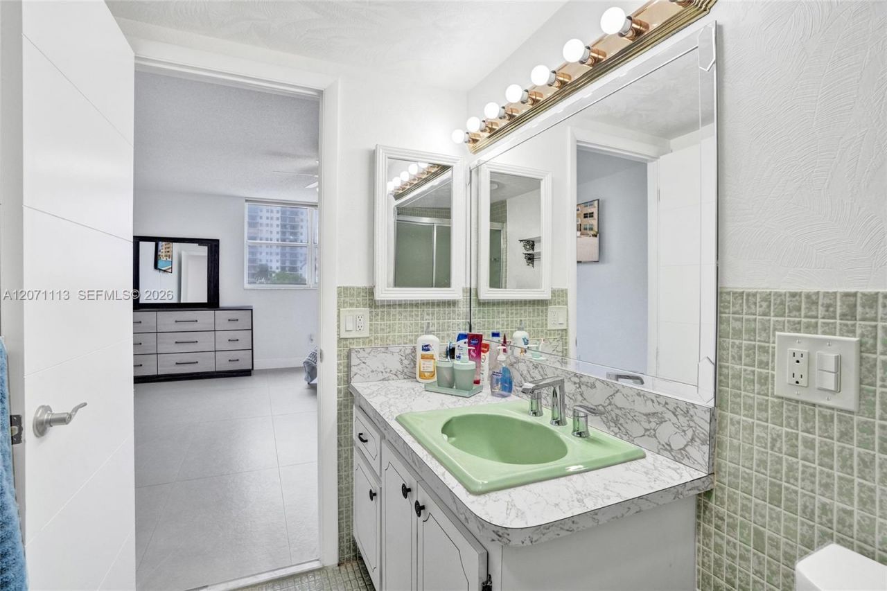 1401 S Ocean Dr , Unit 302, Hollywood, FL 33019 Photo